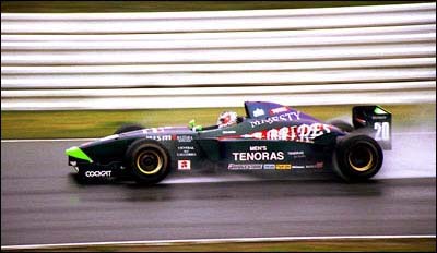 Ever since he's been back in Formula Nippon, Noda hasn't consistently been amongst the front-runners. In 1999 he could only manage 11th overall.